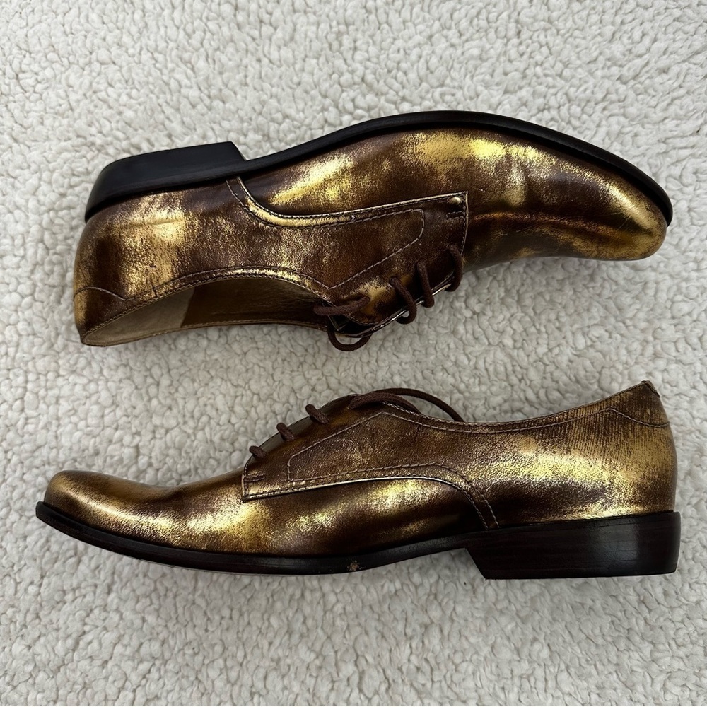 Pour La Victoire Gold Metallic Leather Lace-Up Flats - Picture 9 of 11